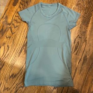 lululemon swiftly tech short sleeve size 6